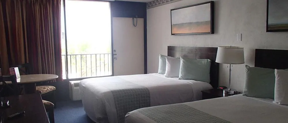 Flamingo Inn