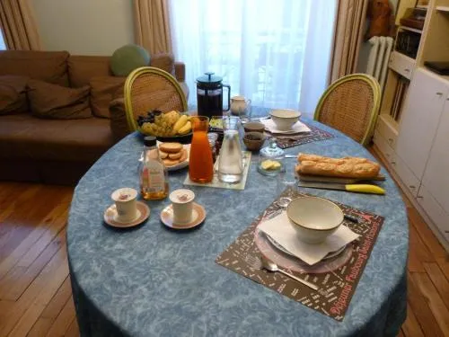 Bed and Breakfast Charonne 2