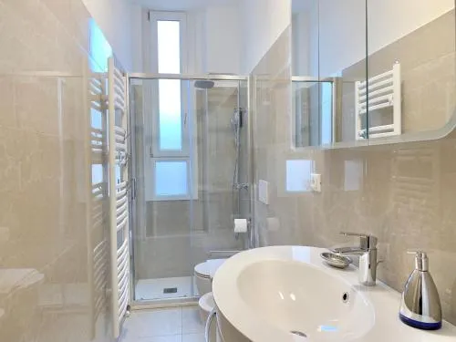 Roomy Central Apartment