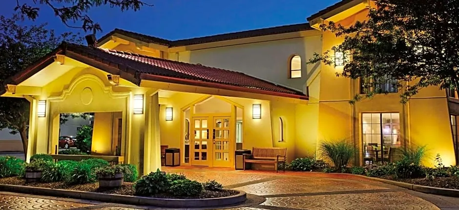La Quinta Inn & Suites by Wyndham Champaign