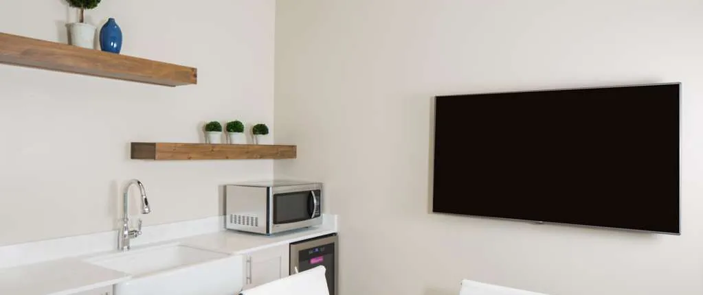 Hotel Renovo Des Moines Urbandale Tapestry Collection by Hilton
