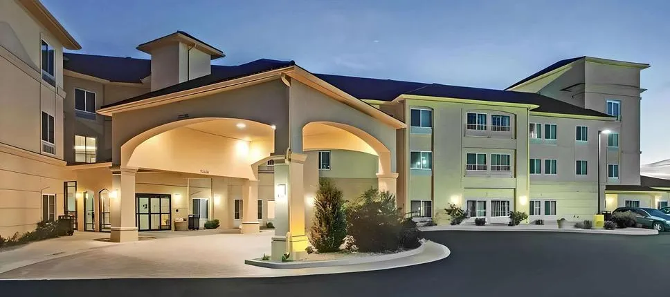Comfort Inn & Suites Verona At Turning Stone Resor