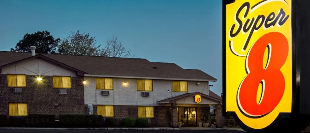 Super 8 by Wyndham Greenville
