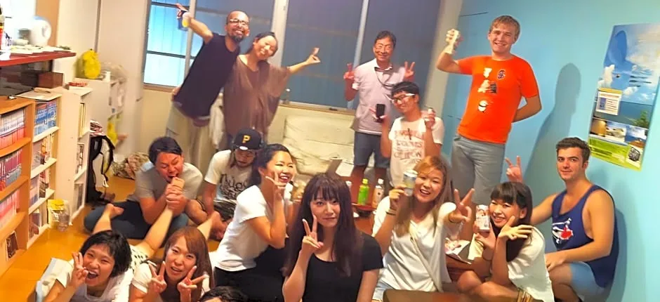 Okinawa Guest House Little Asia