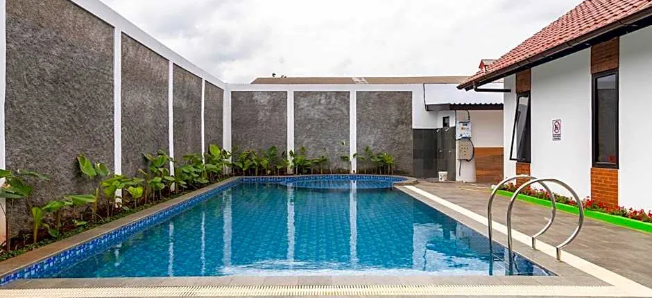 RedDoorz Plus @ Jatikramat