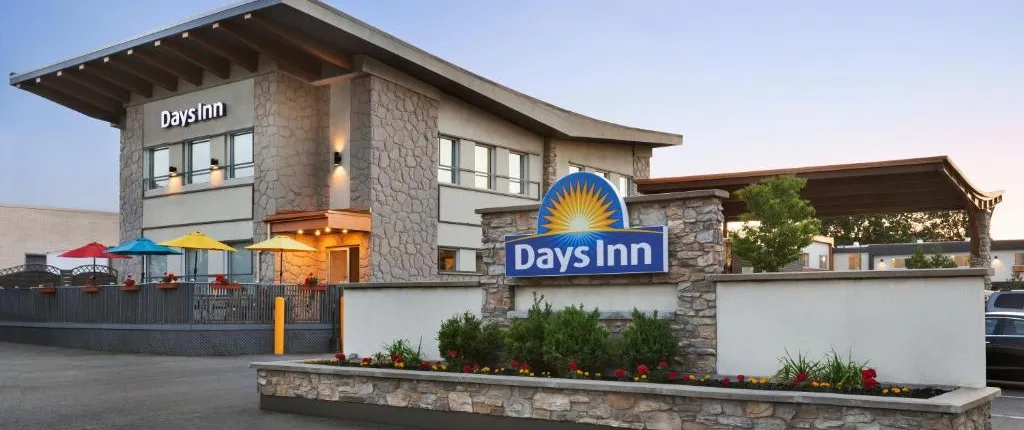 Days Inn by Wyndham Montreal East