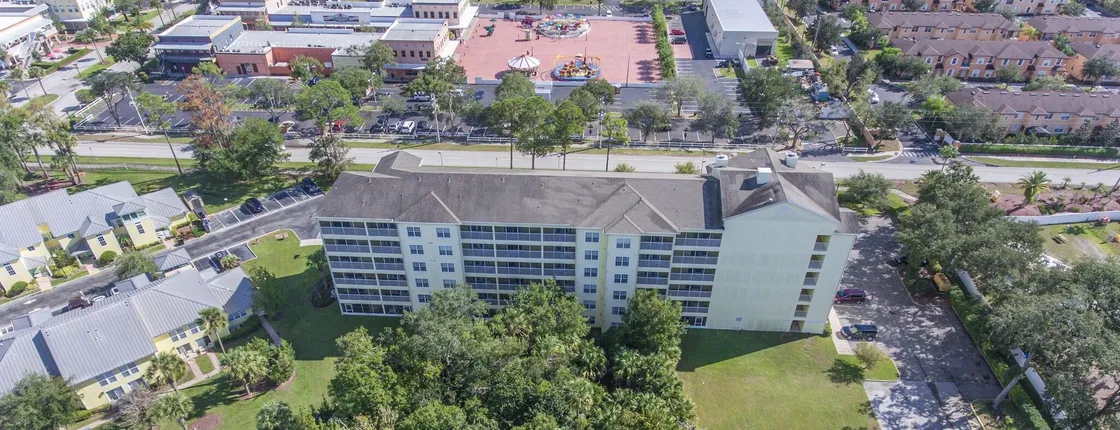 Barefoot Suite Condos Close To The Parks