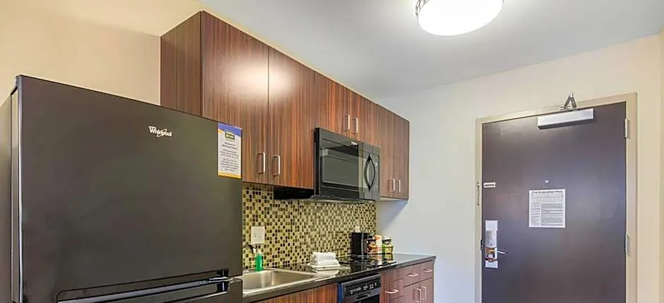 MainStay Suites St. Louis Airport