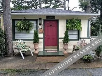 Tradewinds Lodging - Bed & Breakfast and Cottages