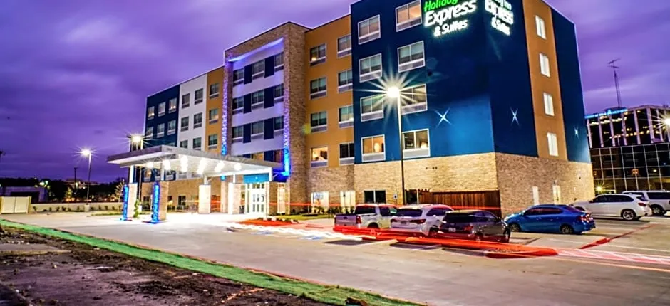 Holiday Inn Express & Suites Dallas Market Ctr - Love Field By IHG