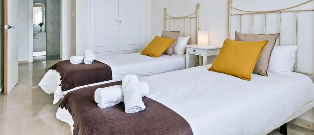 Del Parque Flats - Cala Torrevigia