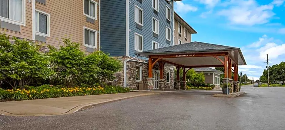 Days Inn & Suites by Wyndham Lindsay