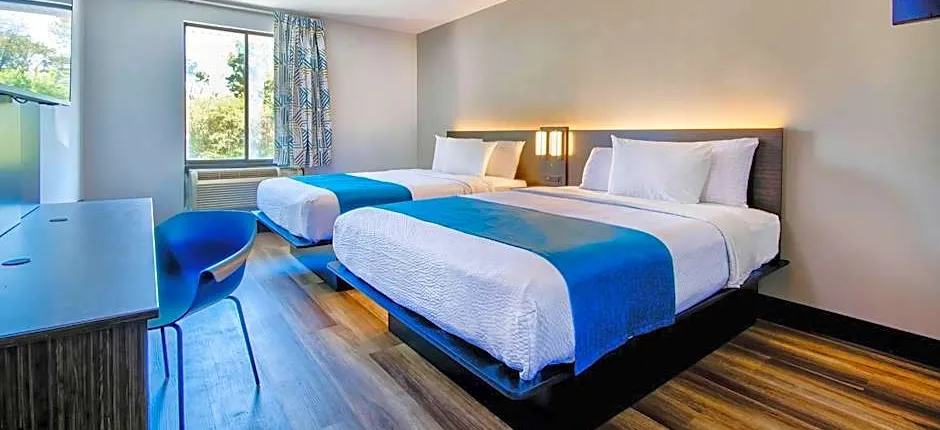 Motel 6 Jeffersonville, IN