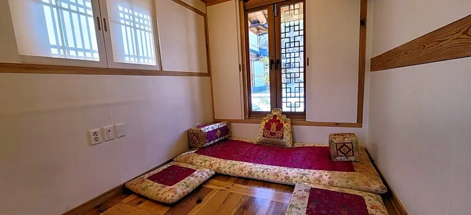 Chaehyodang Hanok Stay