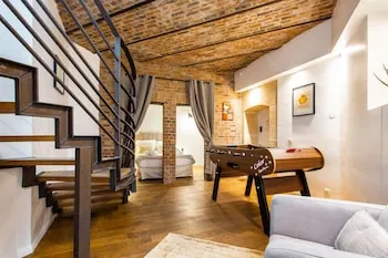 Bright Triplex - 4br/10p - Moulin Rouge, Paris