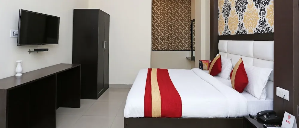 OYO 9594 Hotel Shree Residency