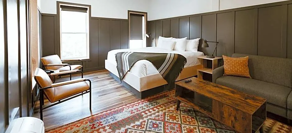 The Flying Steamshovel Inn