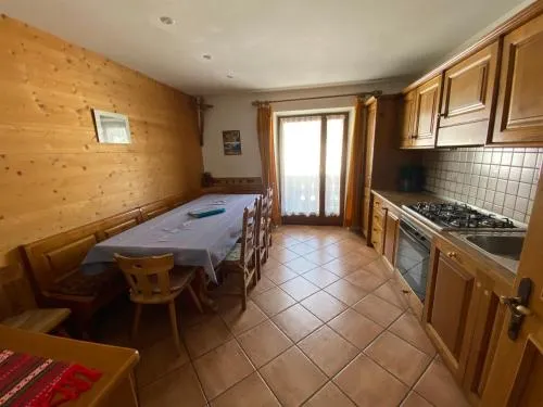 Saskia Residence