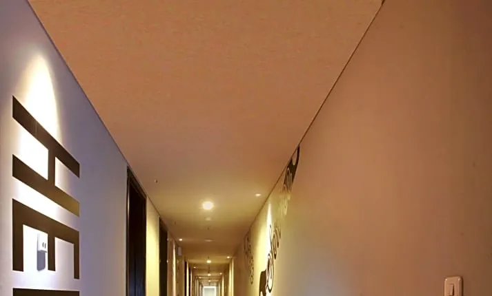 Cabin Hotel