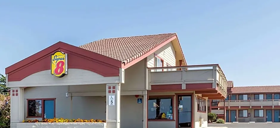 Super 8 by Wyndham Fort Bragg