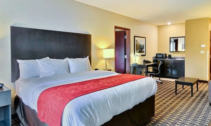 Comfort Suites