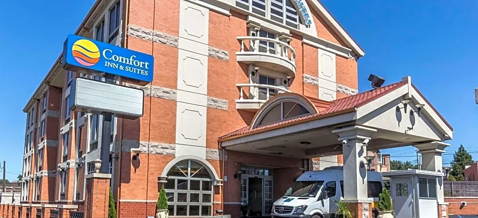 Comfort Inn & Suites LaGuardia Airport