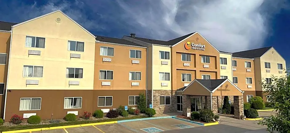 Comfort Inn & Suites Coralville - Iowa City near Iowa River Landing