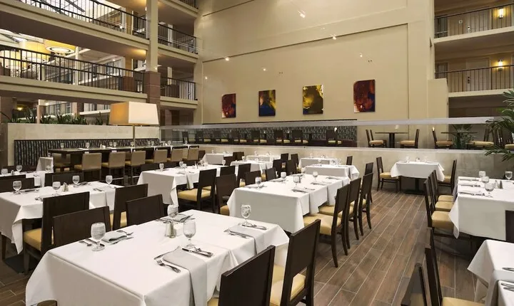 Embassy Suites by Hilton Cleveland Beachwood