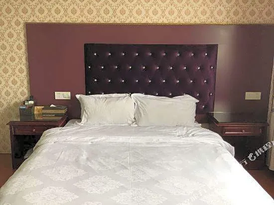 Zhaoqing Dengfeng Business Hotel B