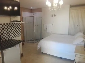 Hippo River Lodge