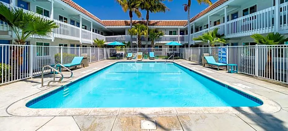 Studio 6 Suites Carpinteria, CA Santa Barbara South