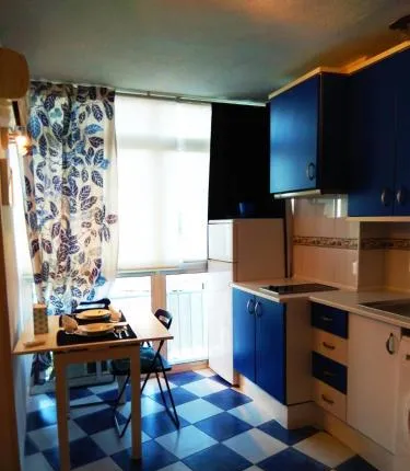 M3 904 Azul Mediterráneo bonito y confortable estudio