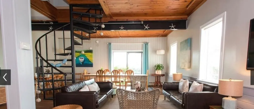 The Lighthouse Inn & Suites