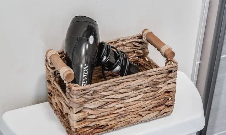 Great Location steps to Rittenhouse 2 BED 1 Bath