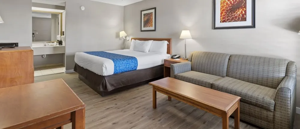 Travelodge by Wyndham Pueblo