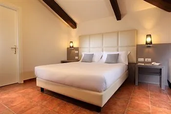 Hearth Hotel