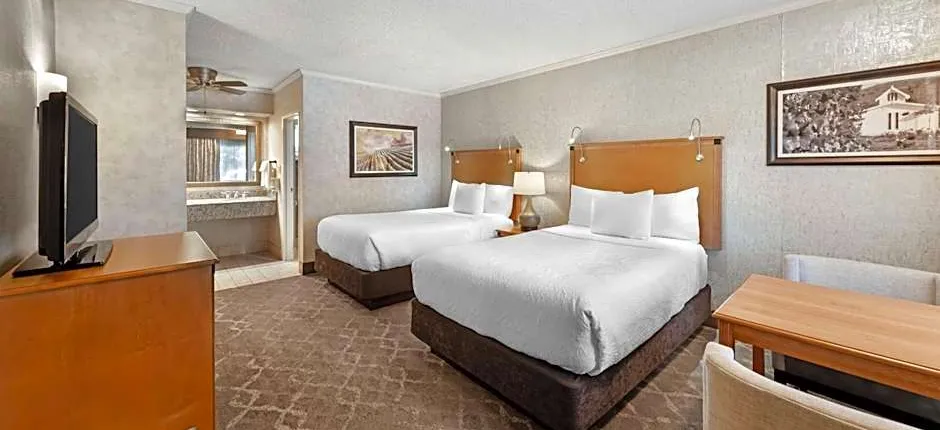 Best Western Plus Black Oak