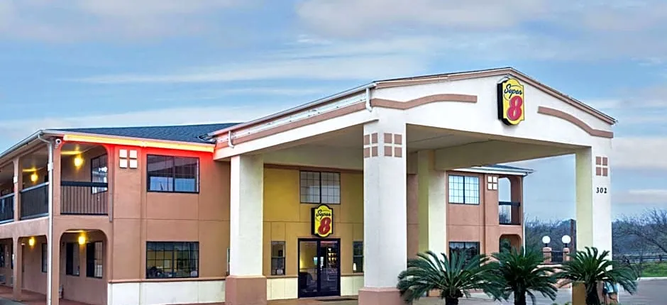 Super 8 by Wyndham San Antonio/Riverwalk Area