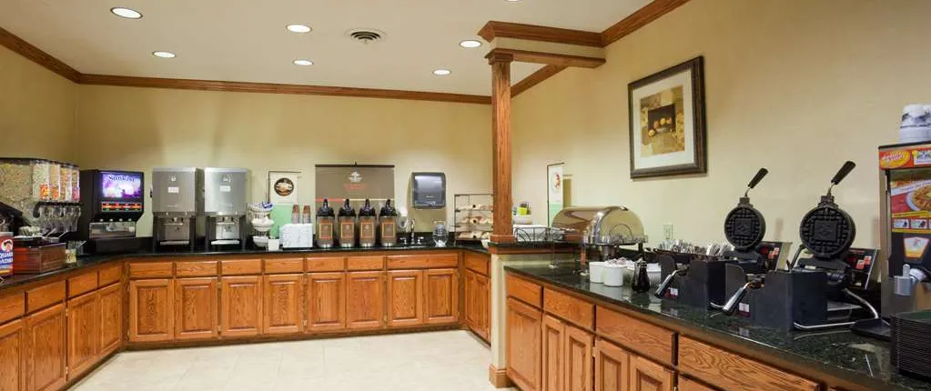 Country Inn & Suites by Radisson, Albertville, MN