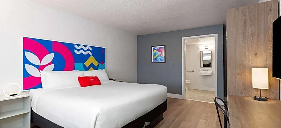 Howard Johnson by Wyndham Orlando Lake Buena Vista South