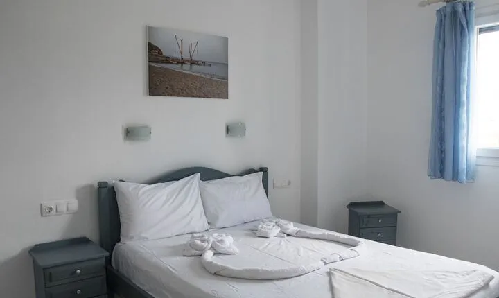 Ikaros Studios & Apartments