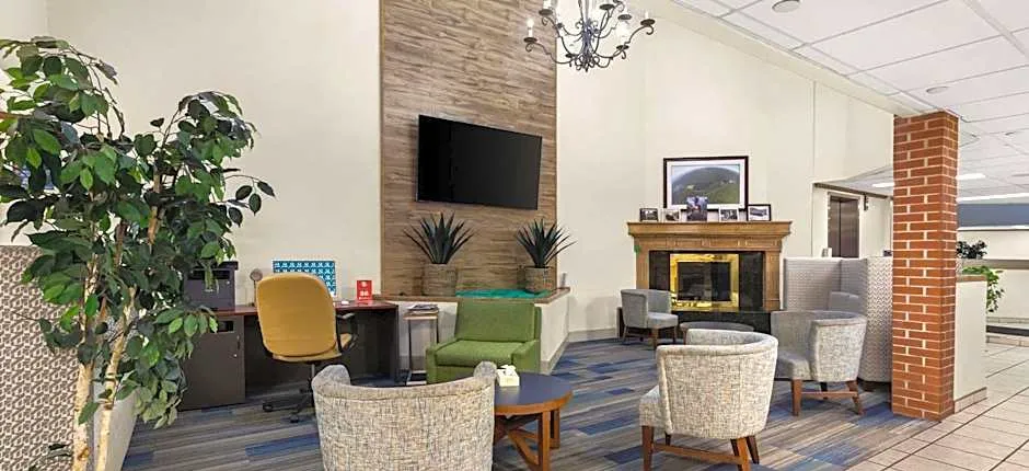 Quality Inn & Suites Altoona