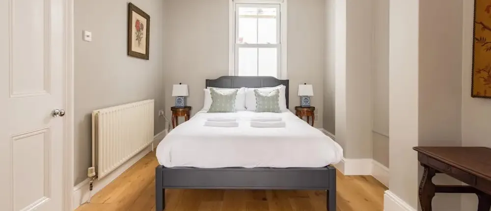 The Thames Embrace 3 BR & Garden House