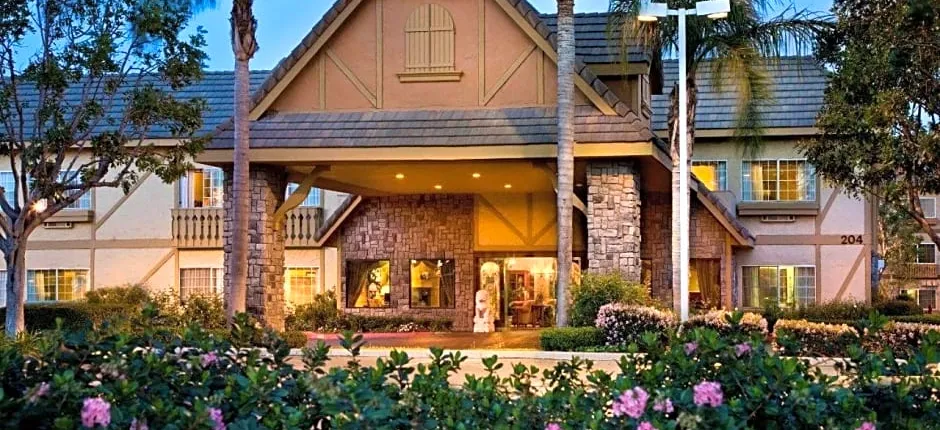 Folk Inn Ontario Airport