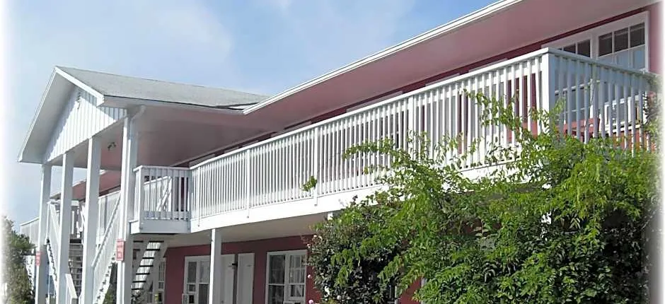 The Burgundy Inn Hotel and Apartments