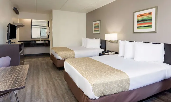 Travelodge by Wyndham College Park