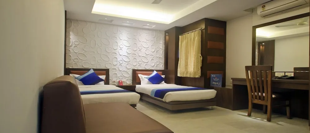 OYO 8433 Hotel Myra