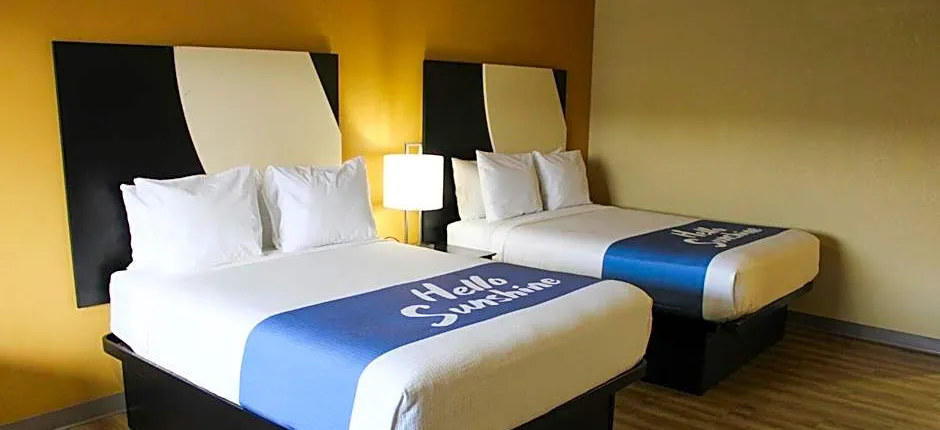 Days Inn by Wyndham Bend