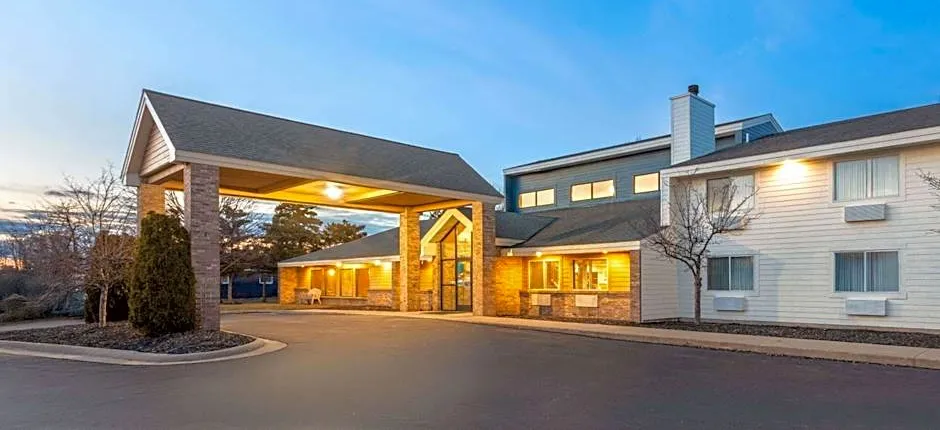 AmericInn by Wyndham Oscoda Near AuSable River