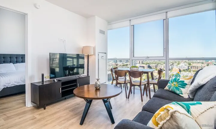 Apartment in River North with Balcony